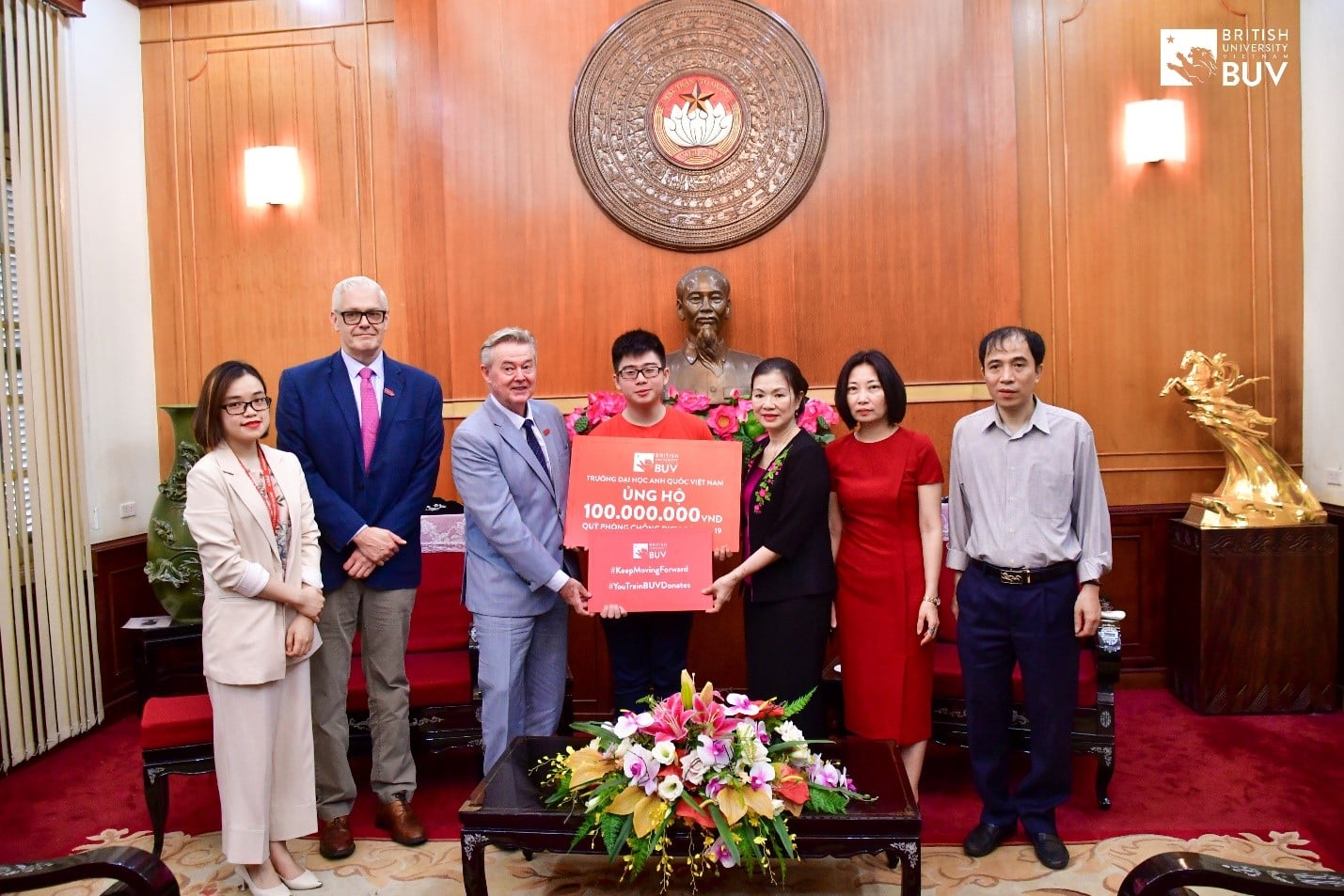 BUV donates 100 million VND to the “Covid-19 Disease Prevention Fund” of the Central Committee of the Vietnamese Fatherland Front