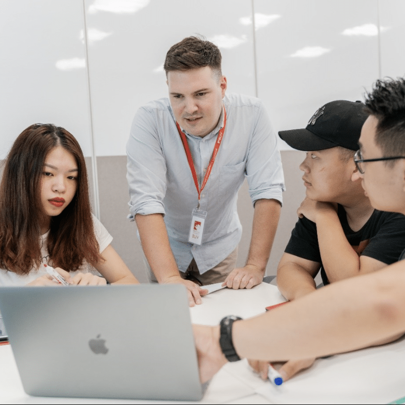 Đại học London trao danh hiệu Đối tác Quốc tế cho Trường Đại học Anh Quốc Việt Nam