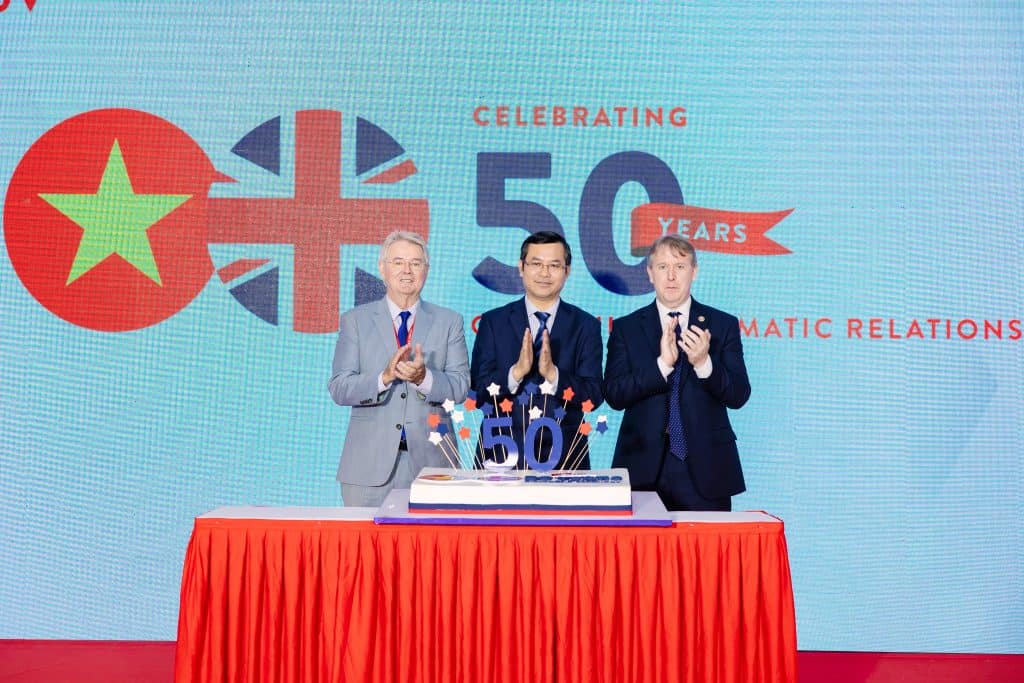 Celebrating the 50th anniversary of diplomatic relations between Vietnam and the United Kingdom