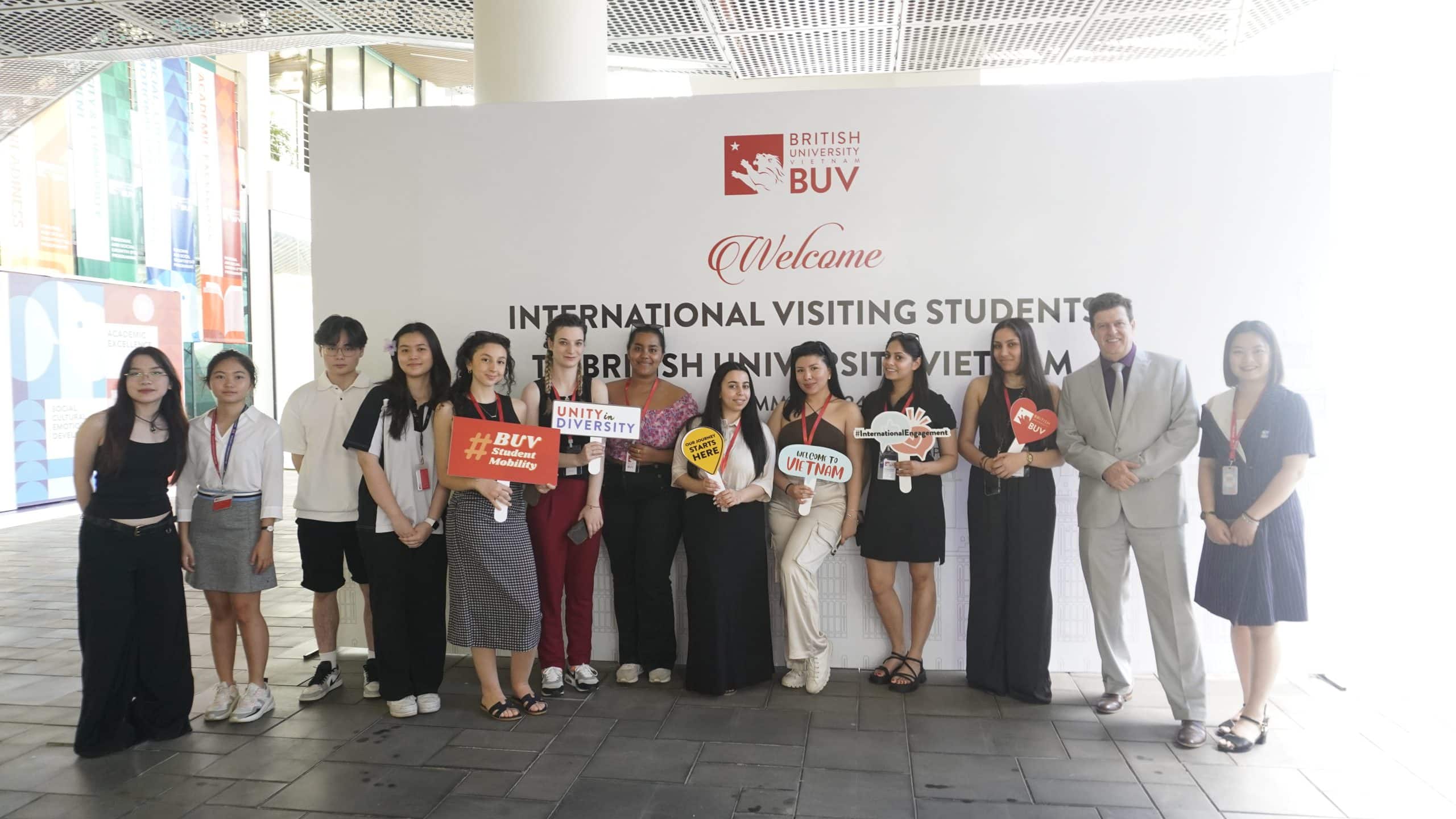 BUV chào đón đoàn sinh viên MBA Pháp đến trao đổi và giao lưu văn hóa tại Việt Nam