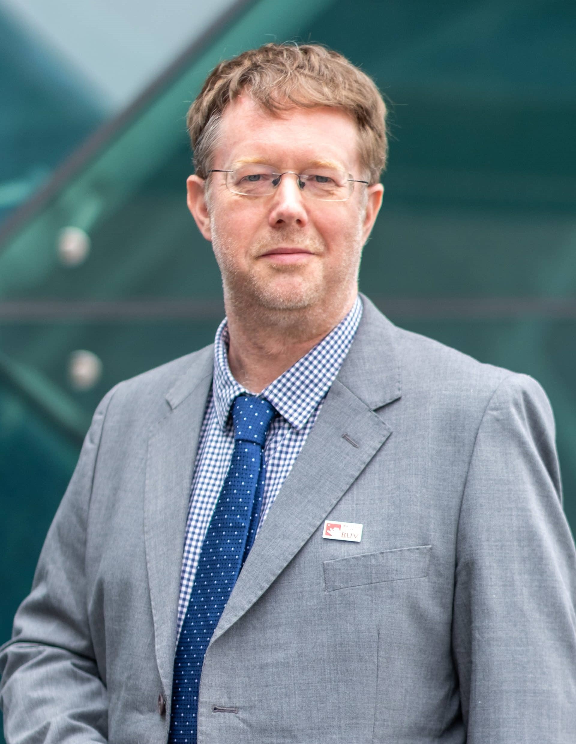 Tiến sĩ Simon Kimber